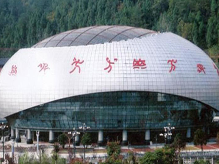 三亚体育中心球形网架加工安装
